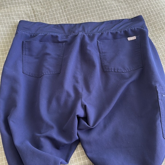 Figs Scrub Pants Navy - Picture 8 of 8